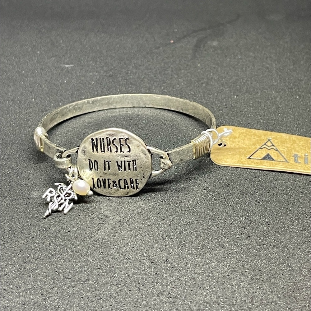 BEAUTIFUL Silver RN Bracelet❤️